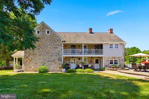 2120 Ropp Dr, Martinsburg, WV 25403
