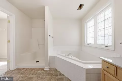 Bath - 348 Dorchester Dr, Falling Waters, WV 25419 photo 2 of 2