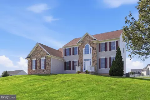 Exterior - 348 Dorchester Dr, Falling Waters, WV 25419 photo 2 of 10