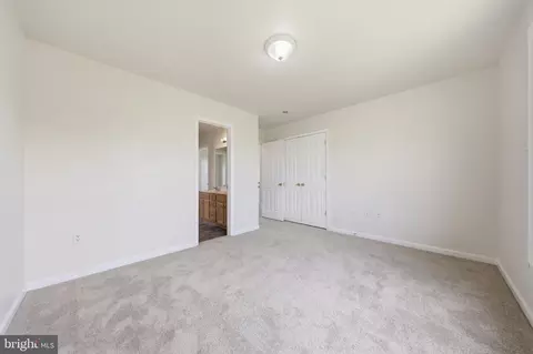 Bedroom - 348 Dorchester Dr, Falling Waters, WV 25419 photo 5 of 10