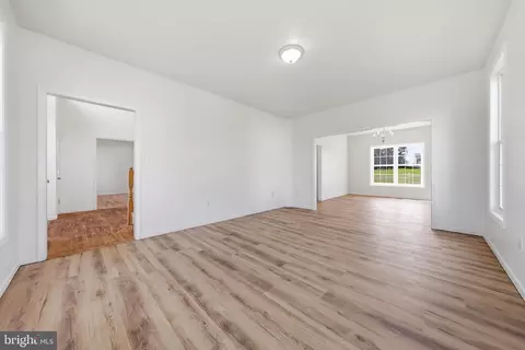 Living - 348 Dorchester Dr, Falling Waters, WV 25419 photo 3 of 9