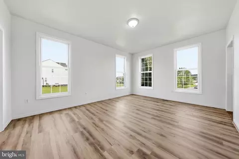 Living - 348 Dorchester Dr, Falling Waters, WV 25419 photo 2 of 9