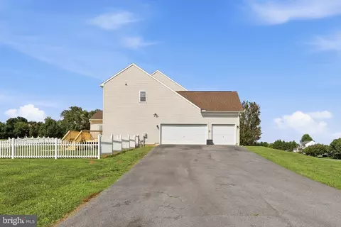 Exterior - 348 Dorchester Dr, Falling Waters, WV 25419 photo 8 of 10