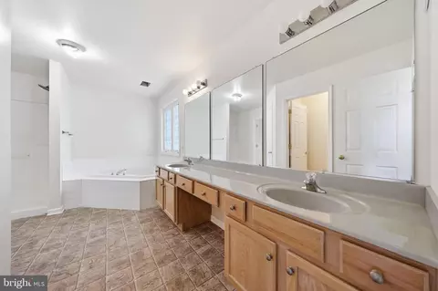 Bath - 348 Dorchester Dr, Falling Waters, WV 25419 photo 1 of 2