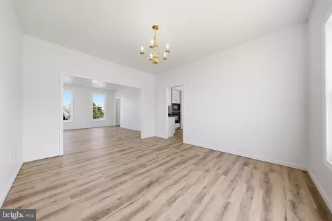 Living - 348 Dorchester Dr, Falling Waters, WV 25419 photo 4 of 9