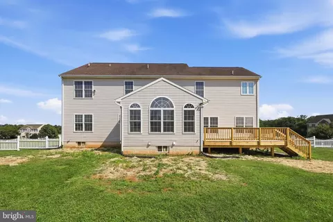 Exterior - 348 Dorchester Dr, Falling Waters, WV 25419 photo 5 of 10