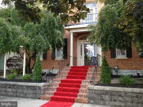 409 Queen S, Martinsburg, WV 25401