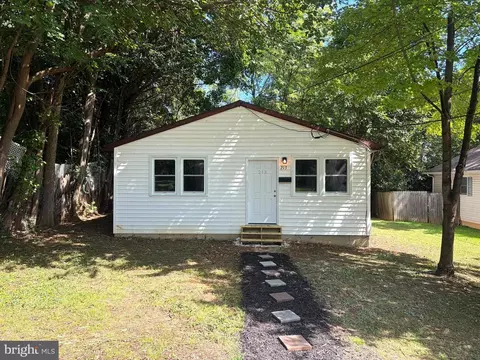 213 Frederick St, Martinsburg, WV 25404