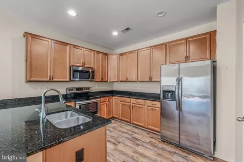 Kitchen - 34 Polygon Pl, Falling Waters, WV 25419 photo 1 of 3