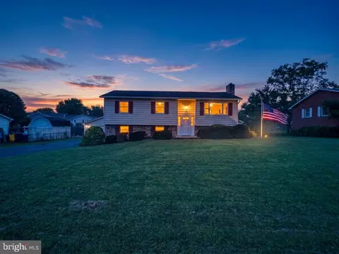 168 Clifford Dr, Martinsburg, WV 25404