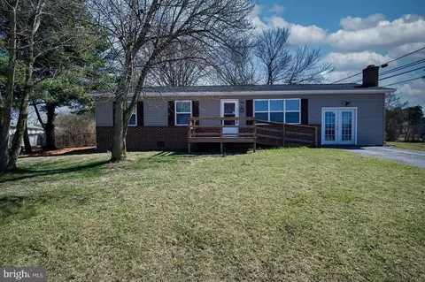 14 Merlin Dr, Inwood, WV 25428