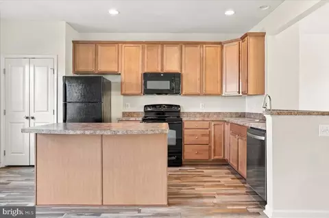 Kitchen - 59 Gauley River Path, Falling Waters, WV 25419 photo 2 of 2