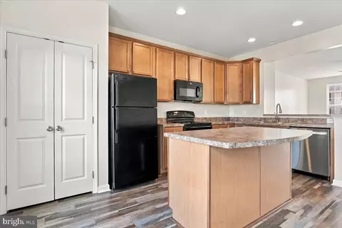 Kitchen - 59 Gauley River Path, Falling Waters, WV 25419 photo 1 of 2