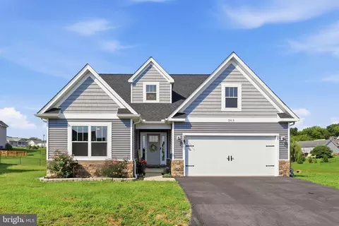 263 Twickenham Dr, Martinsburg, WV 25403