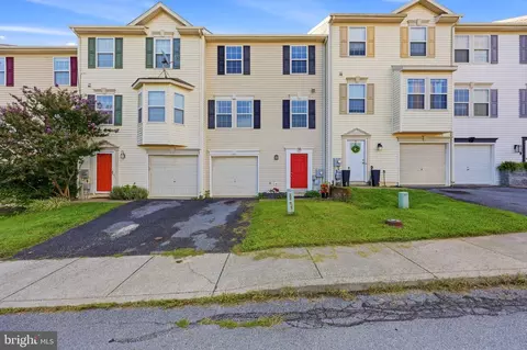 55 Thornberry Dr W, Martinsburg, WV 25403