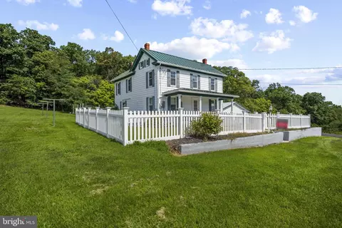 1195 Loop Rd, Gerrardstown, WV 25420