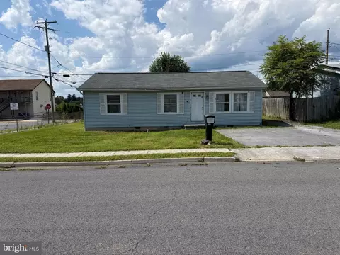 100 Ramer Ct, Martinsburg, WV 25401