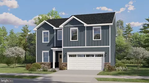 96 Spitzenburg St #214, Martinsburg, WV 25403