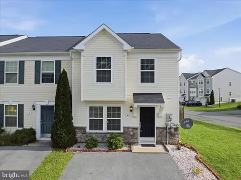 85 Teakwood Dr, Martinsburg, WV 25404