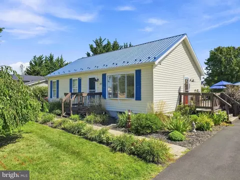 173 Crestview Dr, Martinsburg, WV 25405