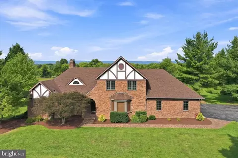 185 Goshen Ln, Martinsburg, WV 25404