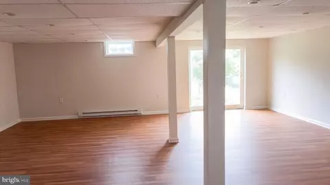Living - 1673 Broad Ln, Falling Waters, WV 25419 photo 3 of 4