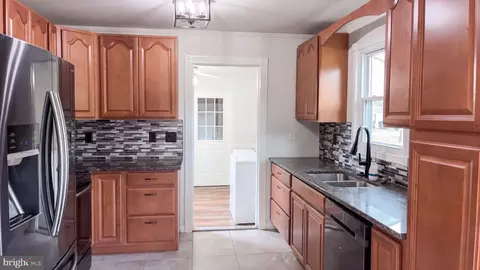 Entry Way - 1673 Broad Ln, Falling Waters, WV 25419 photo 1 of 3