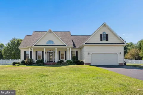 27 Sharons Ln, Martinsburg, WV 25403