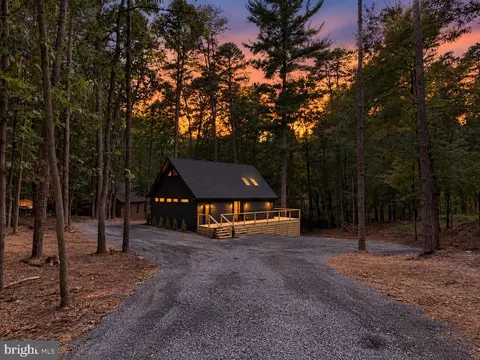 132 Algonquin Trl Trl, Hedgesville, WV 25427