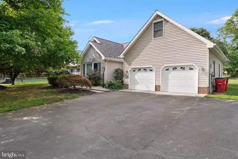 13503 Apple Harvest Dr, Martinsburg, WV 25403
