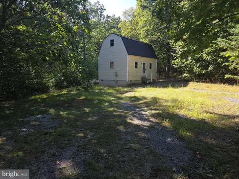 Clavius Way, Hedgesville, WV 25427