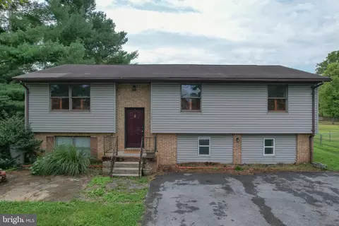 157 General Lee Ave, Inwood, WV 25428