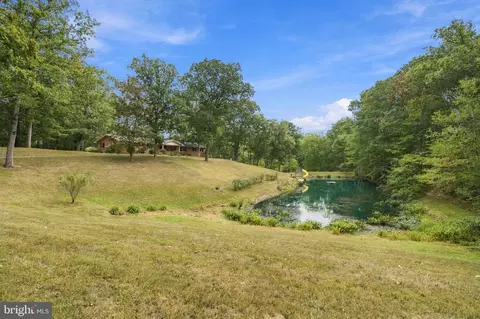 9712 Hedgesville Rd, Hedgesville, WV 25427