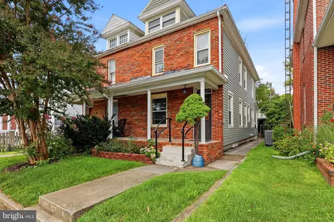 105 S Illinois Ave, Martinsburg, WV 25401