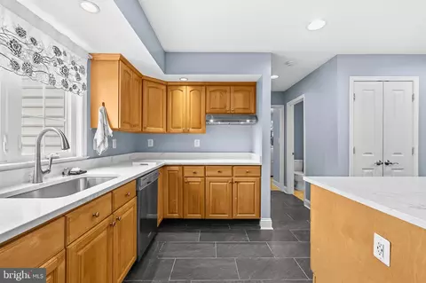 Kitchen - 117 Beverly Ln, Falling Waters, WV 25419 photo 3 of 5