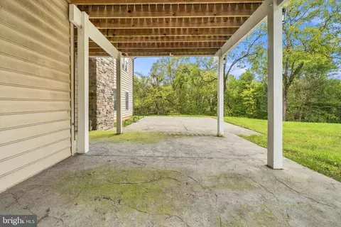 Exterior - 117 Beverly Ln, Falling Waters, WV 25419 photo 6 of 7
