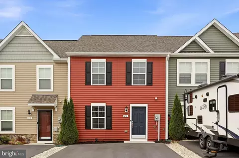 24 Loblolly Dr, Bunker Hill, WV 25413