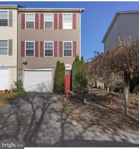 244 Topaz Ln, Inwood, WV 25428