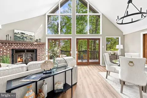 33 Wigwam Ct, Hedgesville, WV 25427