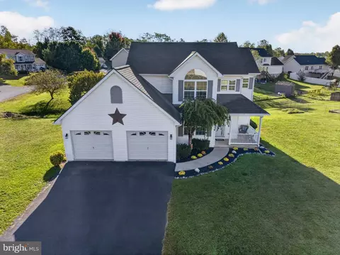 205 Dinali Dr, Martinsburg, WV 25403