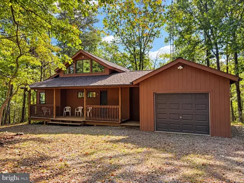 1333 Mountain Lake Rd, Hedgesville, WV 25427
