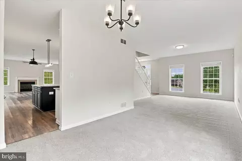 48 Lansing Ct, Falling Waters, WV 25419 photo 8