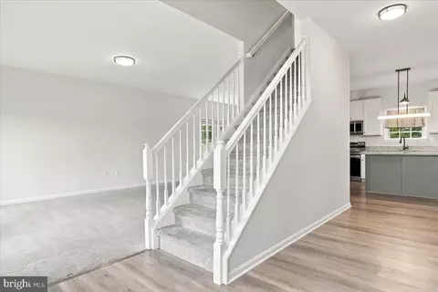 48 Lansing Ct, Falling Waters, WV 25419 photo 5
