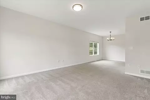 48 Lansing Ct, Falling Waters, WV 25419 photo 9