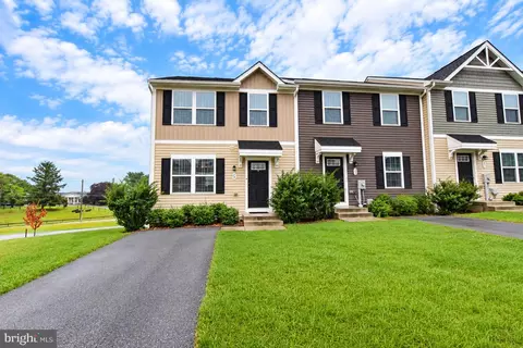 19 Chincoteague Ln, Martinsburg, WV 25403