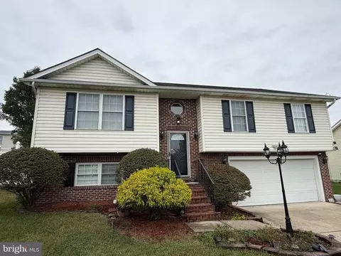 239 Ford Cir, Inwood, WV 25428