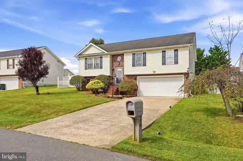 239 Ford Cir, Inwood, WV 25428