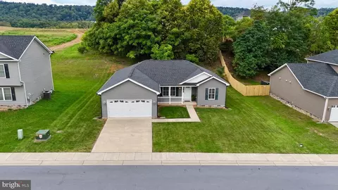 206 Brant Ln N, Martinsburg, WV 25403