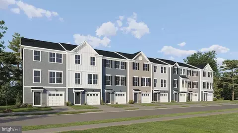 256 Gravenstein Ln #HS 80, Martinsburg, WV 25403