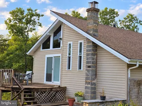 241 Trough Hill Dr, Bunker Hill, WV 25413